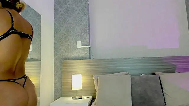 Snapshot of Mistyca chatting on September 2025 10:43:02 AM Mistyca online show from September 2025 10:43:02 AM