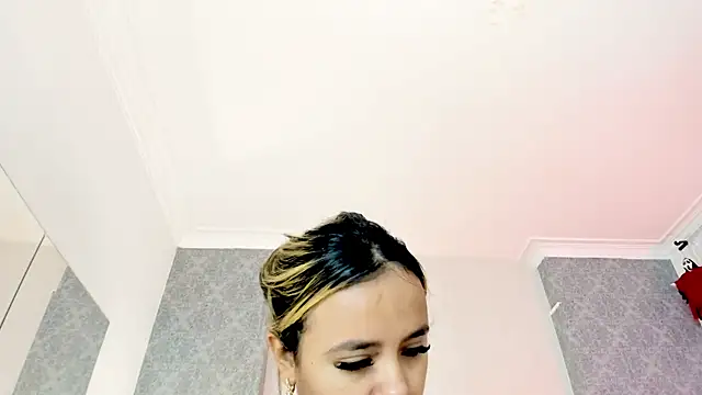 Mistyca online show from October 2025 10:58:01 AM