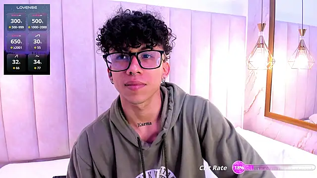 AkazaBoy  online show from September 2025 08:15:02 PM