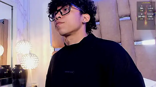 AkazaBoy  online show from February 2026 05:08:01 AM