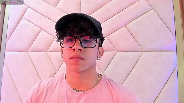 AkazaBoy  online show from November 2025 04:27:02 AM