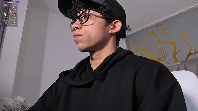AkazaBoy  online show from May 2026 04:49:02 AM