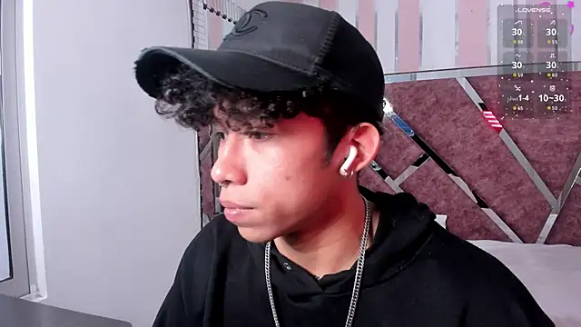 AkazaBoy  online show from May 2026 04:22:02 AM
