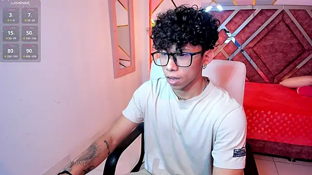 AkazaBoy  online show from March 2025 04:45:02 AM