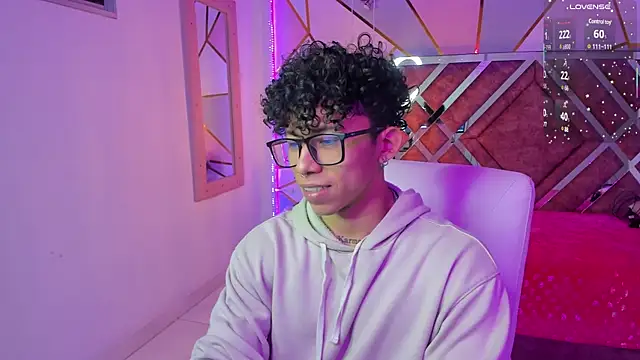 AkazaBoy  online show from March 2025 04:34:02 AM