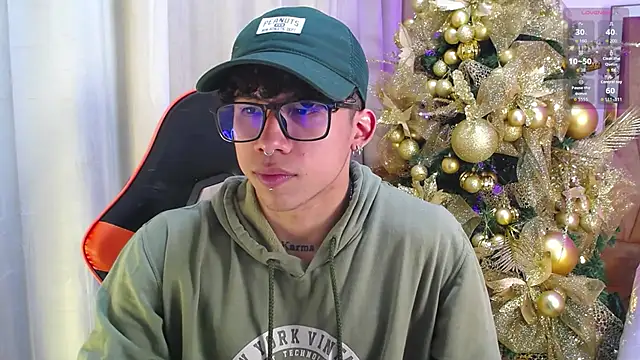 AkazaBoy  online show from December 2025 04:17:02 AM