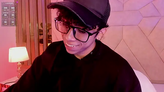 AkazaBoy  online show from May 2026 05:34:02 AM