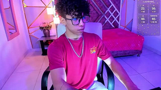 AkazaBoy  online show from March 2025 04:17:02 AM