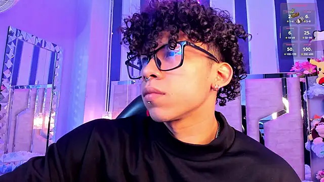 Snapshot of AkazaBoy_ chatting on March 2026 04:58:02 AM AkazaBoy online show from March 2026 04:58:02 AM