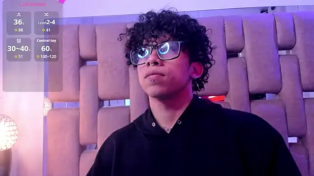 Snapshot of AkazaBoy_ chatting on April 2026 04:03:01 AM AkazaBoy online show from April 2026 04:03:01 AM