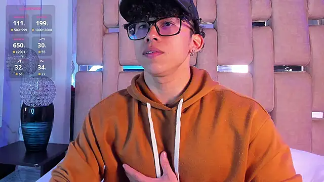 AkazaBoy  online show from November 2025 04:44:01 AM