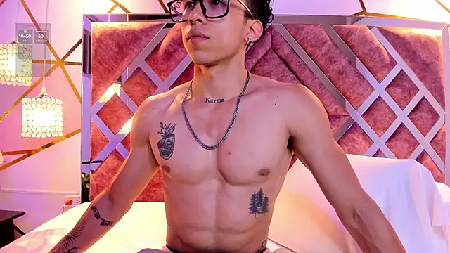 AkazaBoy  online show from September 2025 04:35:02 AM