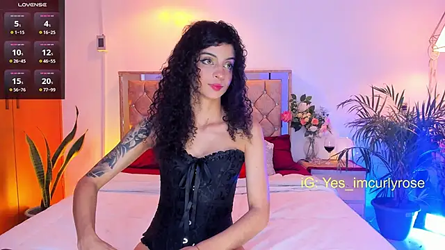 Snapshot of CurlyRose__ chatting on November 2025 09:40:02 PM CurlyRose online show from November 2025 09:40:02 PM