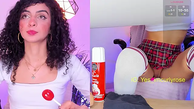 Snapshot of CurlyRose__ chatting on November 2025 11:19:02 PM CurlyRose online show from November 2025 11:19:02 PM