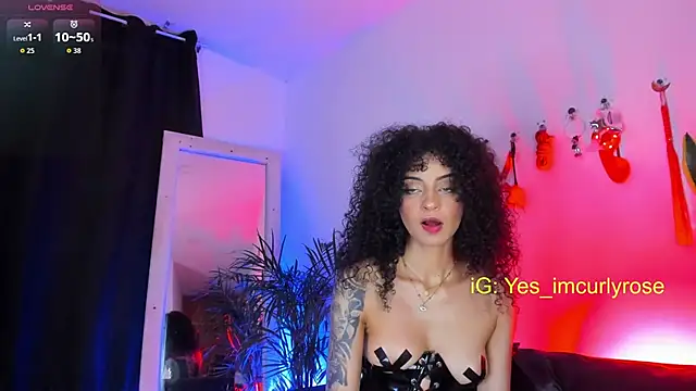 Snapshot of CurlyRose__ chatting on November 2025 09:02:01 PM CurlyRose online show from November 2025 09:02:01 PM