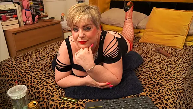 Snapshot of xXMiss_BLK chatting on June 2026 08:07:02 PM xXMiss BLK online show from June 2026 08:07:02 PM