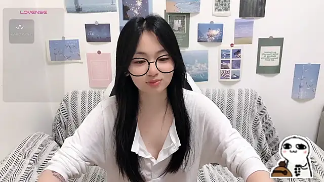 Snapshot of LiLiYbaby chatting on June 2026 06:40:02 AM LiLiYbaby online show from June 2026 06:40:02 AM