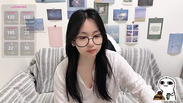 Snapshot of LiLiYbaby chatting on May 2026 06:54:02 AM LiLiYbaby online show from May 2026 06:54:02 AM