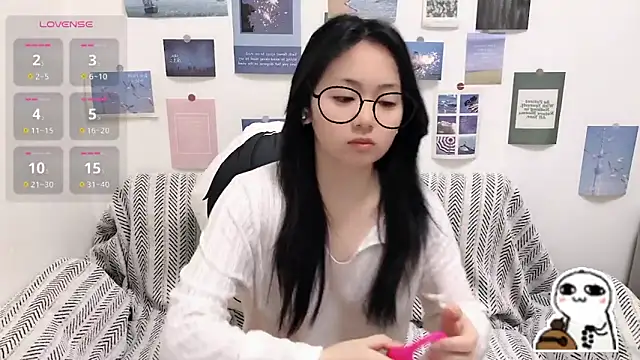 Snapshot of LiLiYbaby chatting on June 2026 06:46:02 AM LiLiYbaby online show from June 2026 06:46:02 AM