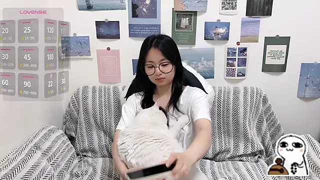 Snapshot of LiLiYbaby chatting on June 2026 06:40:02 AM LiLiYbaby online show from June 2026 06:40:02 AM