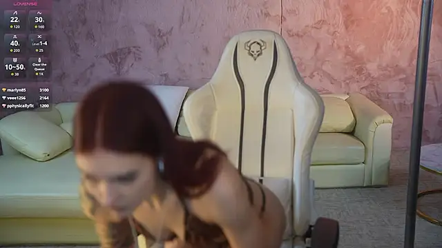 Magnetic Mia  online show from February 2026 06:22:01 AM