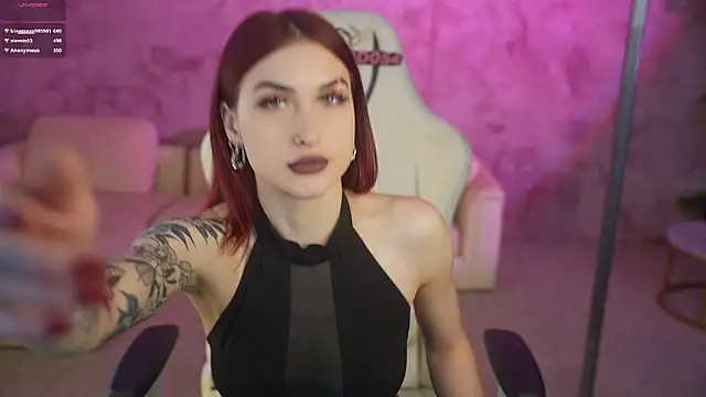 Magnetic Mia  online show from March 2026 03:32:01 AM