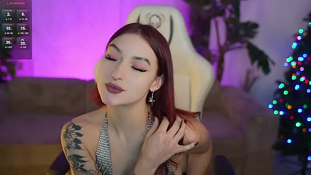 Magnetic Mia  online show from December 2025 03:22:01 AM