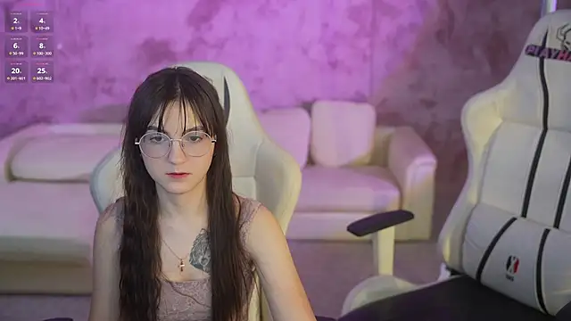 Magnetic Mia  online show from March 2026 03:10:01 AM