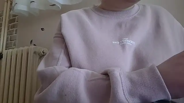 Snapshot of AalinnaK chatting on February 2025 10:04:02 AM AalinnaK online show from February 2025 10:04:02 AM