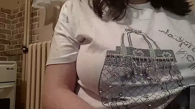 Snapshot of AalinnaK chatting on February 2025 08:55:01 PM AalinnaK online show from February 2025 08:55:01 PM