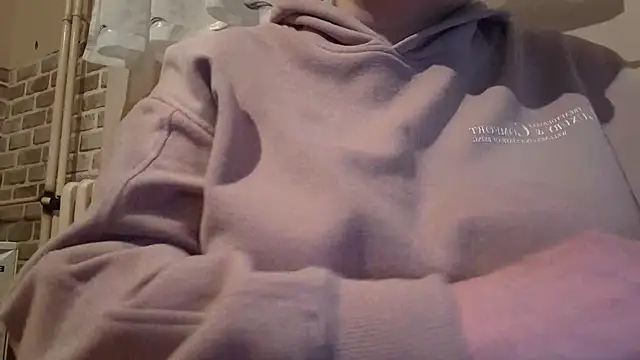 Snapshot of AalinnaK chatting on February 2025 03:42:02 PM AalinnaK online show from February 2025 03:42:02 PM