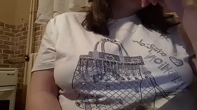 Snapshot of AalinnaK chatting on March 2025 09:08:02 PM AalinnaK online show from March 2025 09:08:02 PM