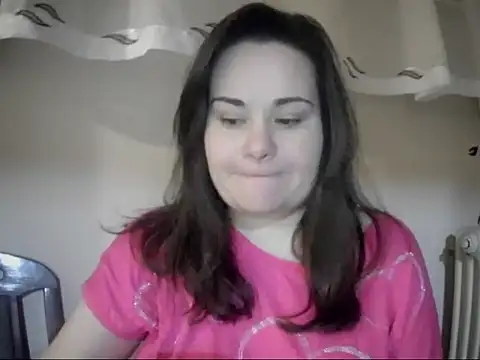 AalinnaK online show from February 2026 07:21:02 PM