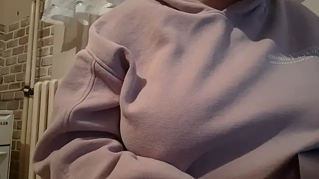 Snapshot of AalinnaK chatting on February 2025 03:15:02 PM AalinnaK online show from February 2025 03:15:02 PM