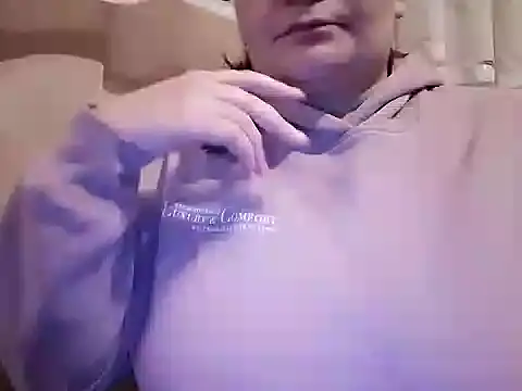 Snapshot of AalinnaK chatting on February 2025 07:44:01 PM AalinnaK online show from February 2025 07:44:01 PM