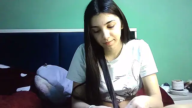 Snapshot of Ahotkittyxxx chatting on December 2024 10:58:01 AM Ahotkittyxxx online show from December 2024 10:58:01 AM