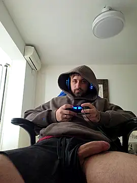 omarito100 online show from April 2026 08:05:02 AM
