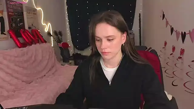 Emillias online show from February 2026 02:06:02 PM