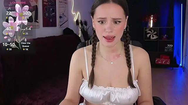 Emillias online show from November 2025 02:10:02 PM