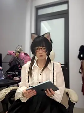 RassieRaph online show from October 2025 05:23:02 PM