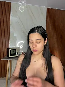 floriamANDjazmin online show from July 2026 02:45:01 AM