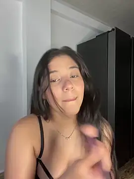 floriamANDjazmin online show from April 2026 09:08:02 PM