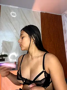 floriamANDjazmin online show from November 2025 06:56:02 PM