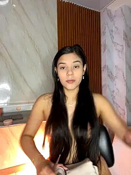 Snapshot of floriamANDjazmin chatting on October 2025 07:11:02 PM floriamANDjazmin online show from October 2025 07:11:02 PM