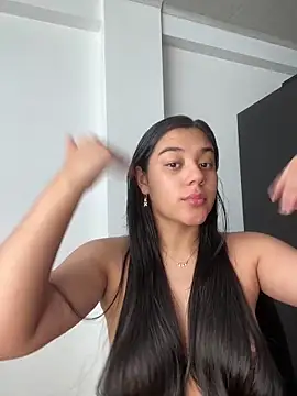 floriamANDjazmin online show from March 2026 09:10:01 PM