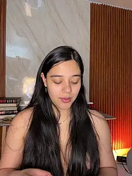 floriamANDjazmin online show from May 2026 06:56:02 PM