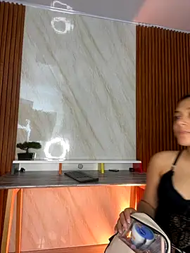 floriamANDjazmin online show from November 2025 07:06:01 PM