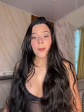 floriamANDjazmin online show from May 2026 07:11:01 PM