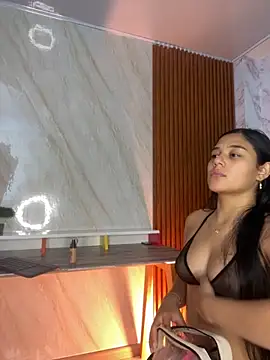 floriamANDjazmin online show from November 2025 07:07:01 PM