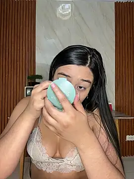 floriamANDjazmin online show from July 2026 03:06:01 AM